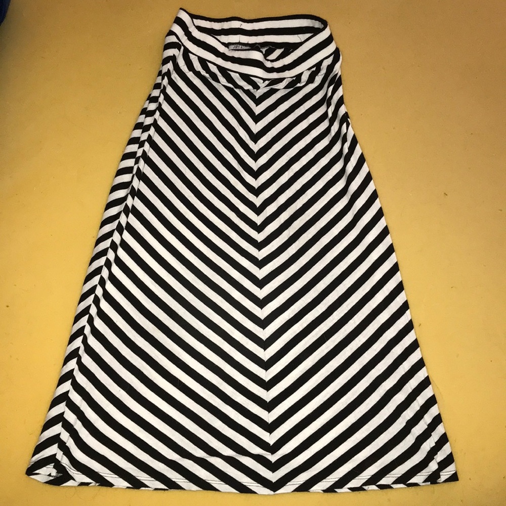 Black & White Striped Skirt
